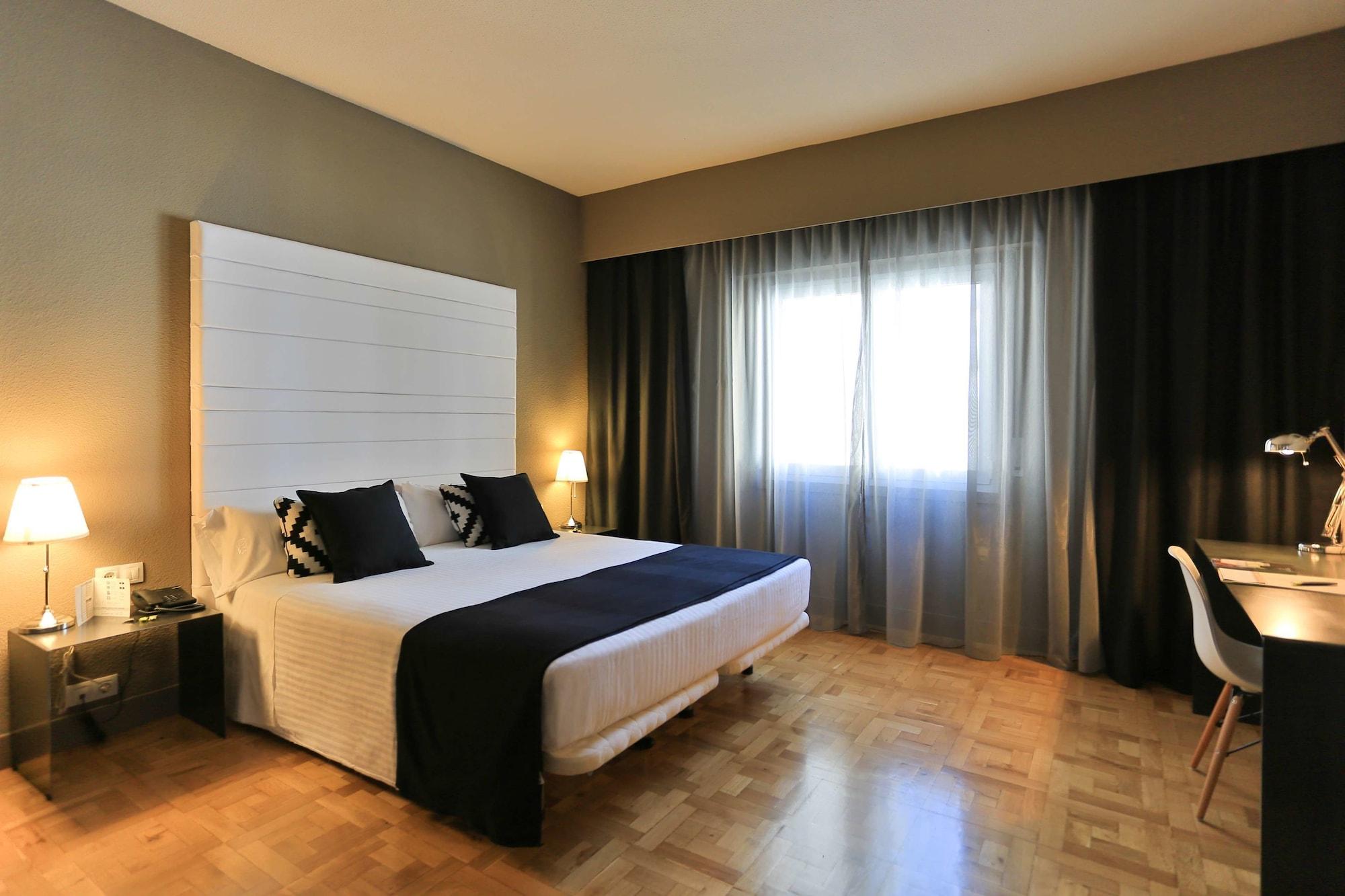Hotel Leyre Pamplona Exterior foto