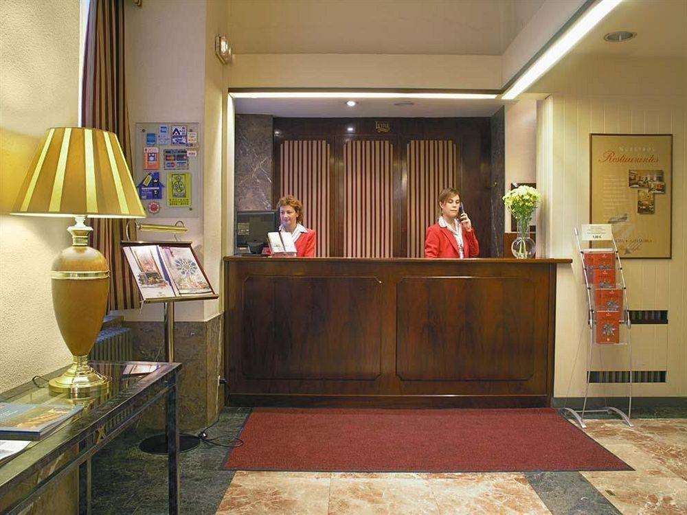 Hotel Leyre Pamplona Interior foto